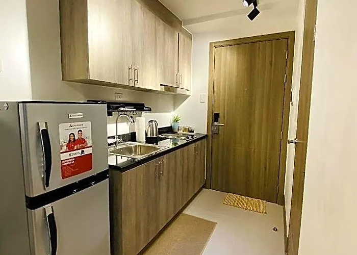 Gavin's Place @ Fame Residences 호텔 4*